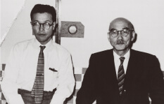 昭和30年 野渡良清（左、当時40才）と綿谷先生（右、当時66才）